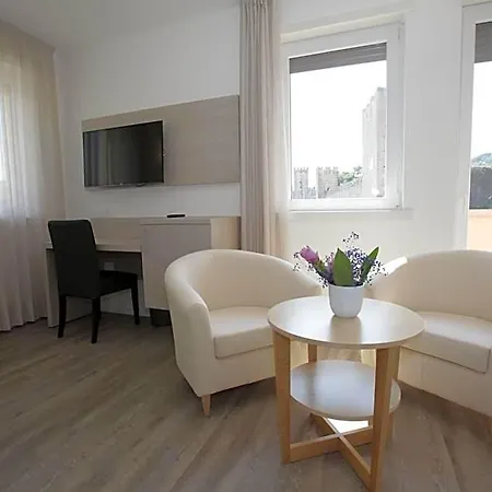 Europa Hotel 3*